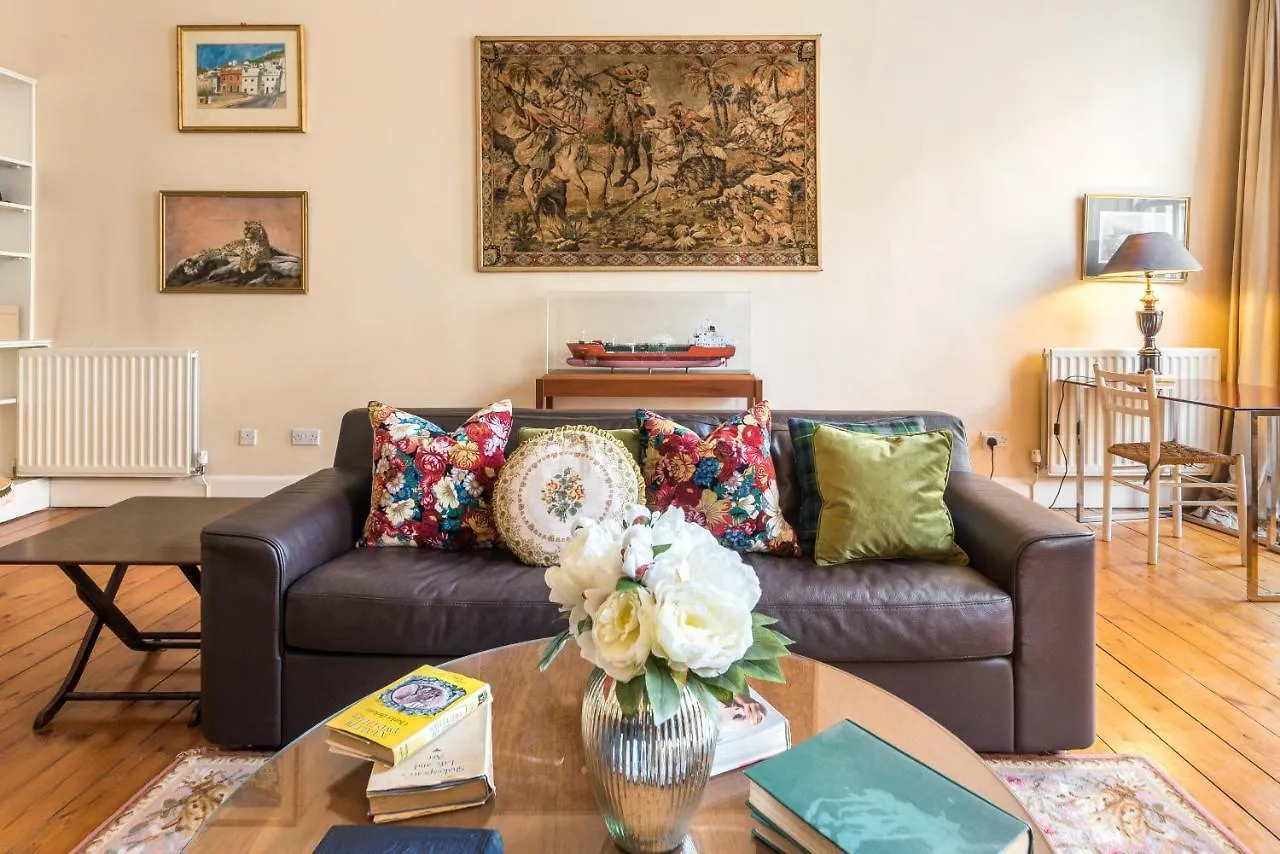 Grand & Spacious Central Apt With Wifi Edinburgh 0*,  Verenigd Koninkrijk